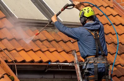 Démoussage et hydrofuge de toiture à Santeuil